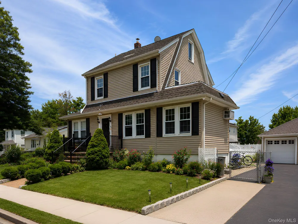 64 Avondale Street Valley Stream, NY 11581