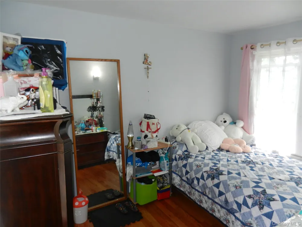64 Avondale Street Valley Stream, NY 11581