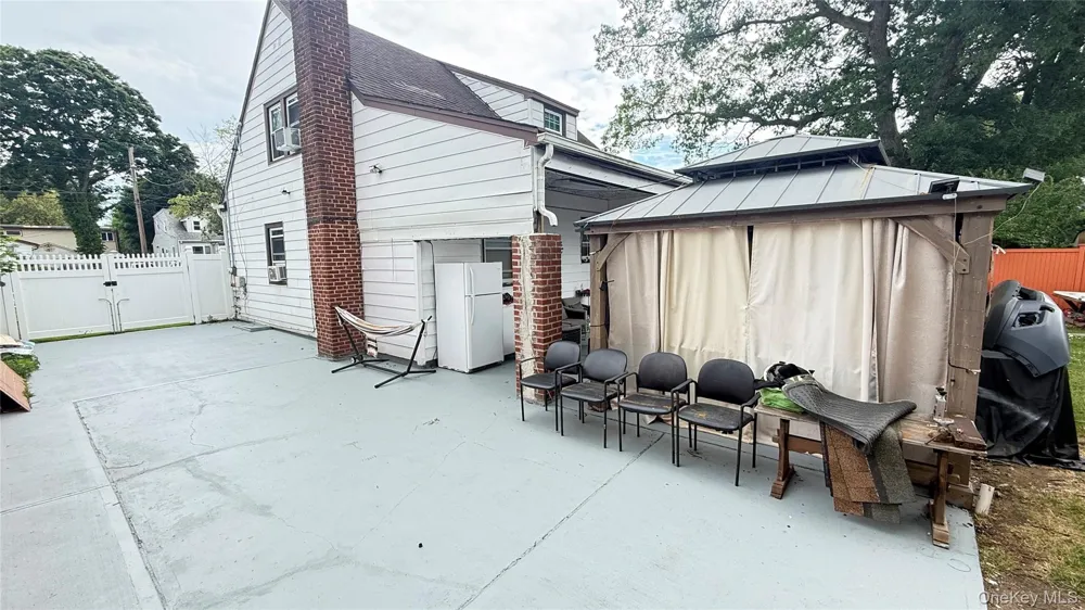 706 Partridge Avenue West Hempstead, NY 11552