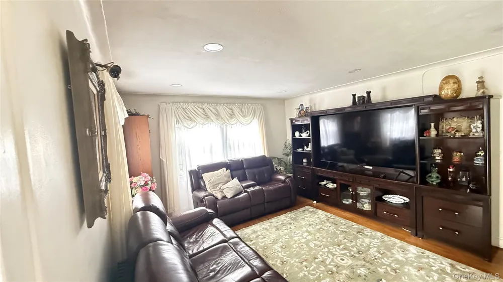 706 Partridge Avenue West Hempstead, NY 11552