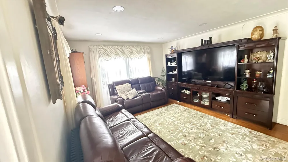 706 Partridge Avenue West Hempstead, NY 11552