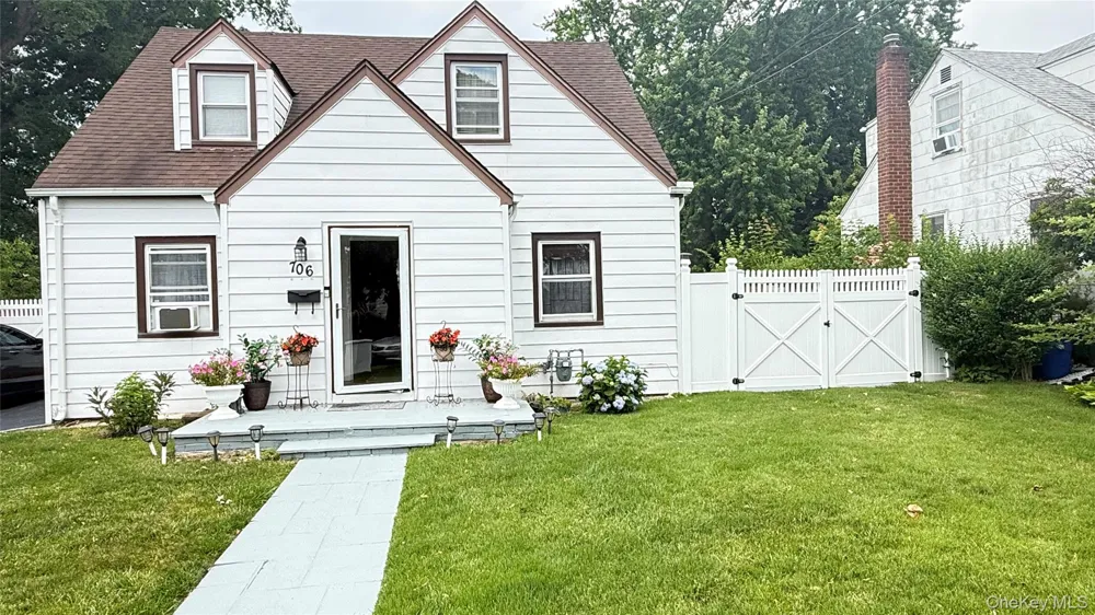 706 Partridge Avenue West Hempstead, NY 11552