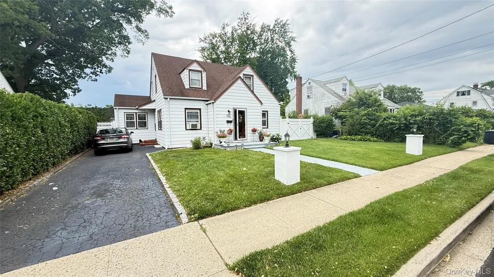 706 Partridge Avenue West Hempstead, NY 11552