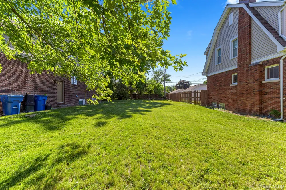 Kingsbury Street Dearborn Heights City, MI 48127