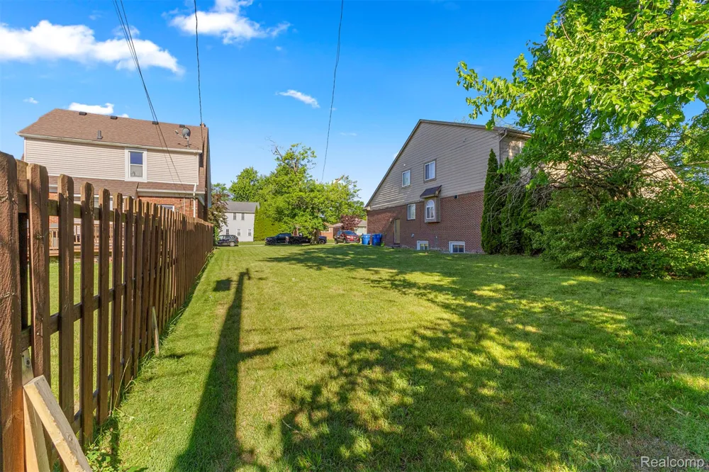 Kingsbury Street Dearborn Heights City, MI 48127