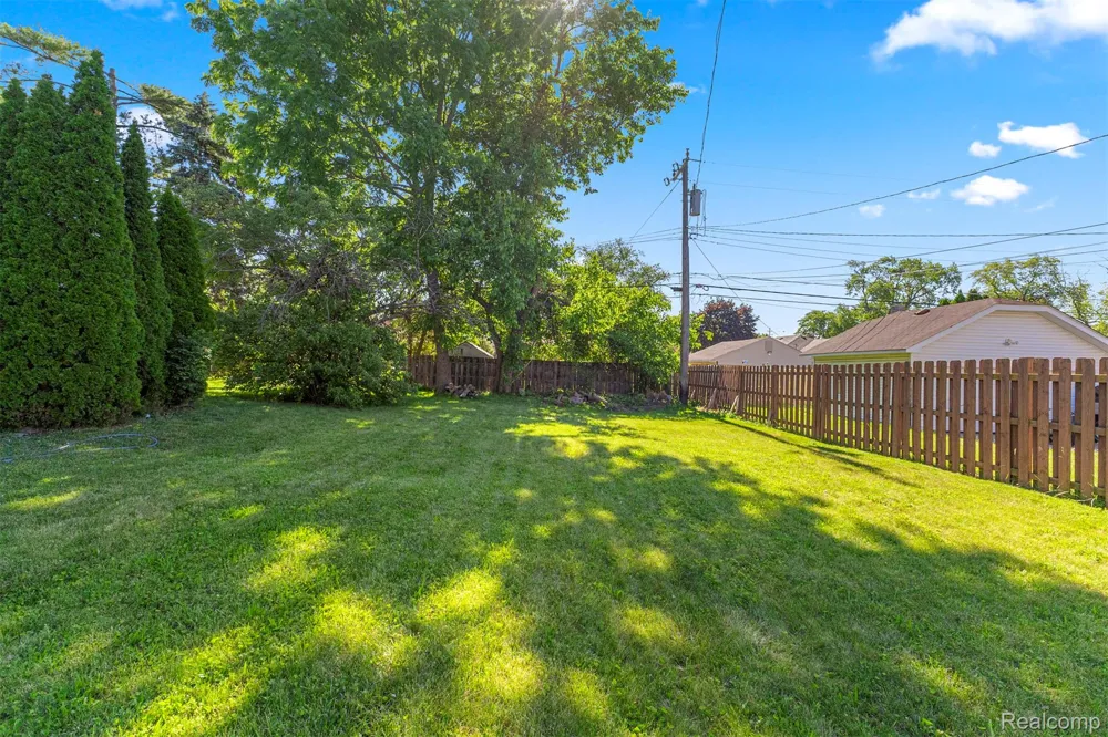 Kingsbury Street Dearborn Heights City, MI 48127