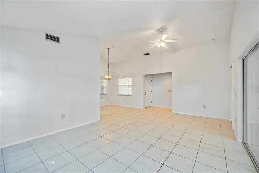 3411 57TH AVENUE DRIVE W #6 Bradenton, FL 34210