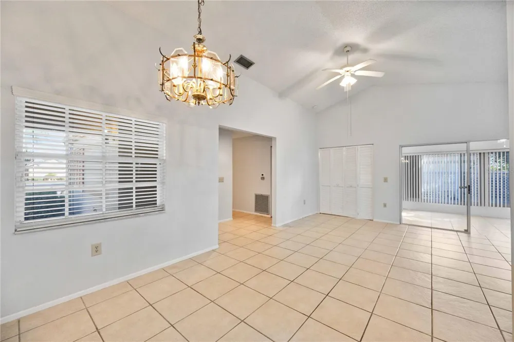 3411 57TH AVENUE DRIVE W #6 Bradenton, FL 34210