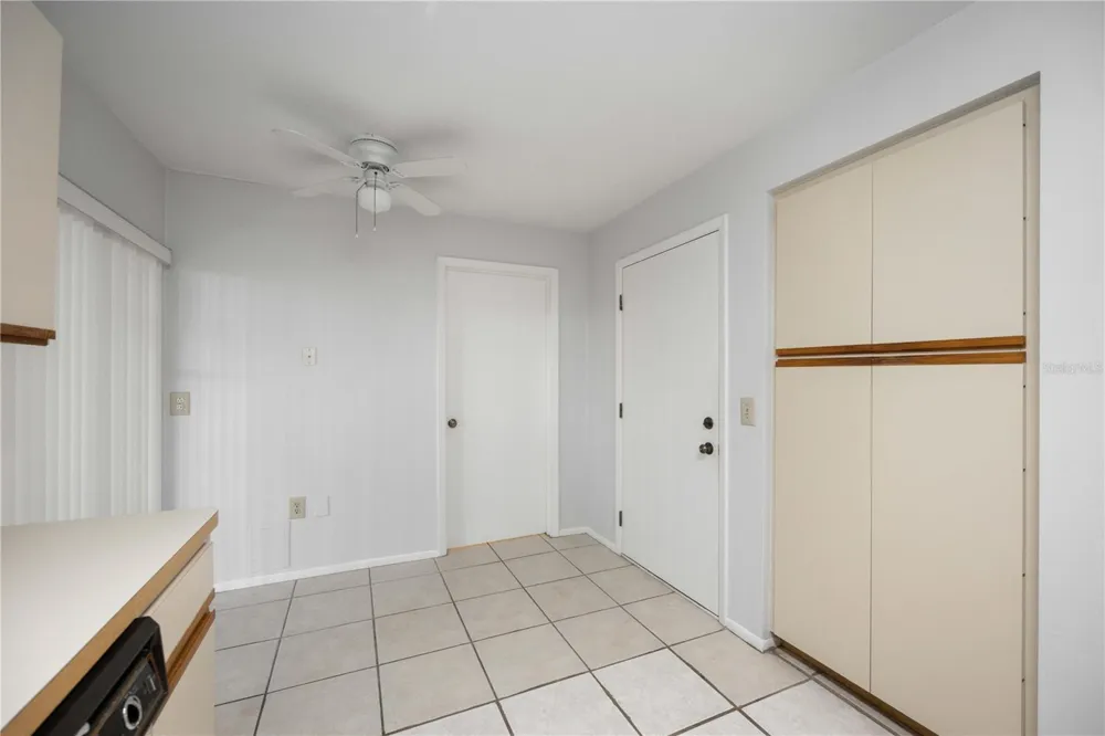 3411 57TH AVENUE DRIVE W #6 Bradenton, FL 34210