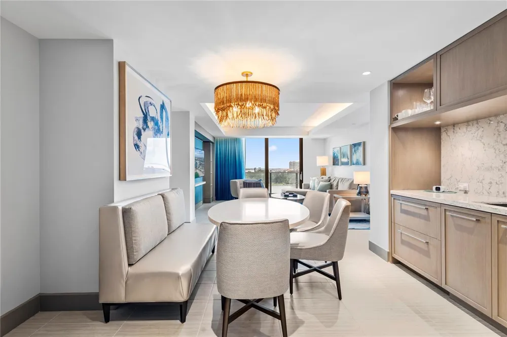 691 S GULFVIEW BOULEVARD #1211 Clearwater Beach, FL 33767