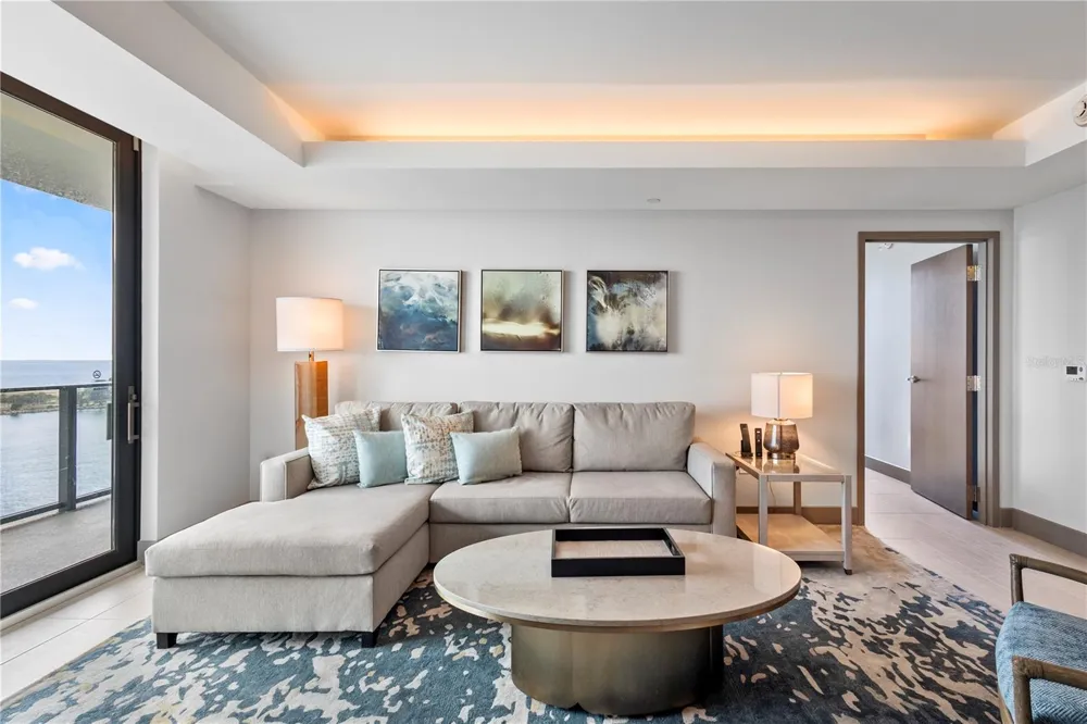 691 S GULFVIEW BOULEVARD #1211 Clearwater Beach, FL 33767