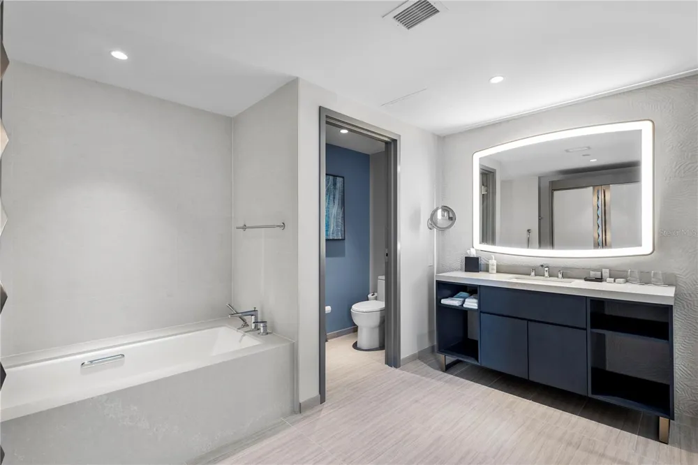 691 S GULFVIEW BOULEVARD #1211 Clearwater Beach, FL 33767