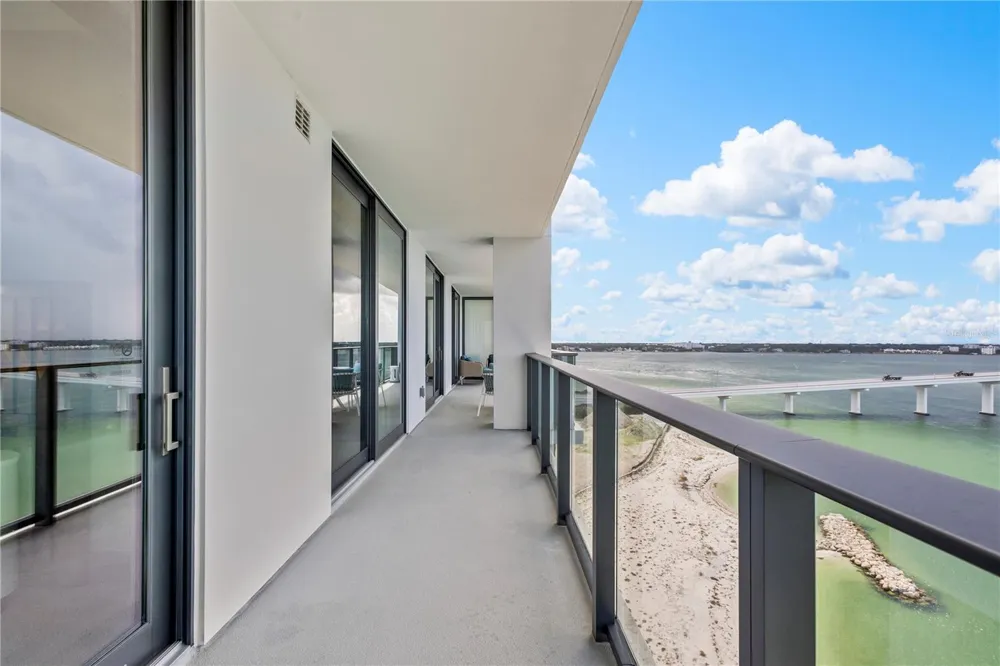 691 S GULFVIEW BOULEVARD #1211 Clearwater Beach, FL 33767