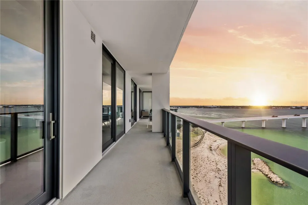 691 S GULFVIEW BOULEVARD #1211 Clearwater Beach, FL 33767