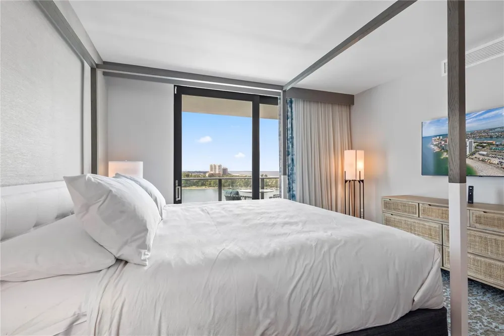 691 S GULFVIEW BOULEVARD #1211 Clearwater Beach, FL 33767