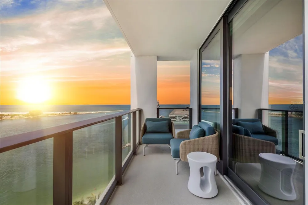 691 S GULFVIEW BOULEVARD #1211 Clearwater Beach, FL 33767