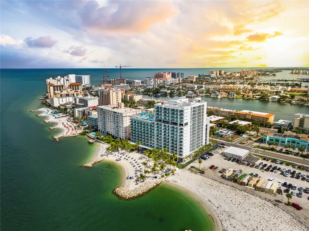 691 S GULFVIEW BOULEVARD #1211 Clearwater Beach, FL 33767