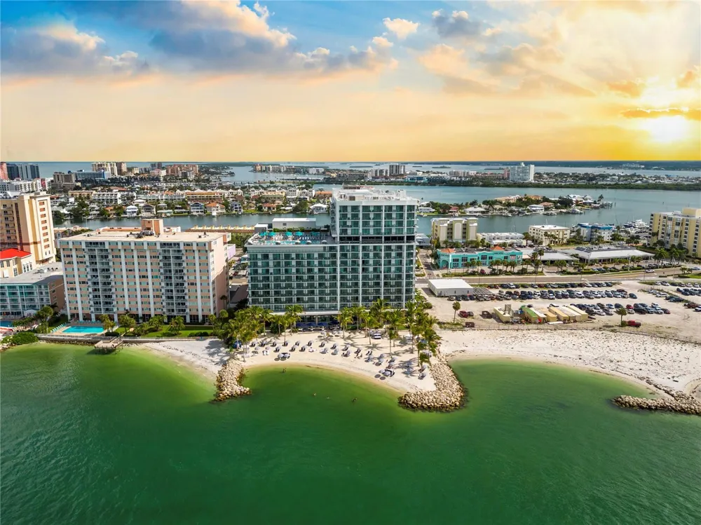 691 S GULFVIEW BOULEVARD #1211 Clearwater Beach, FL 33767