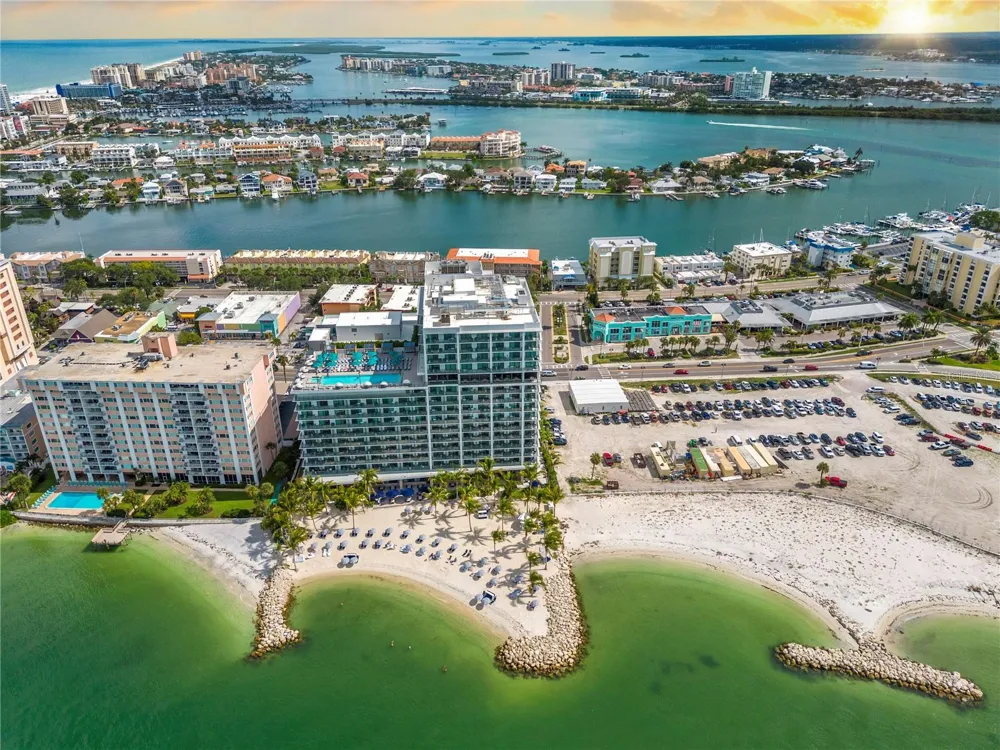 691 S GULFVIEW BOULEVARD #1211 Clearwater Beach, FL 33767
