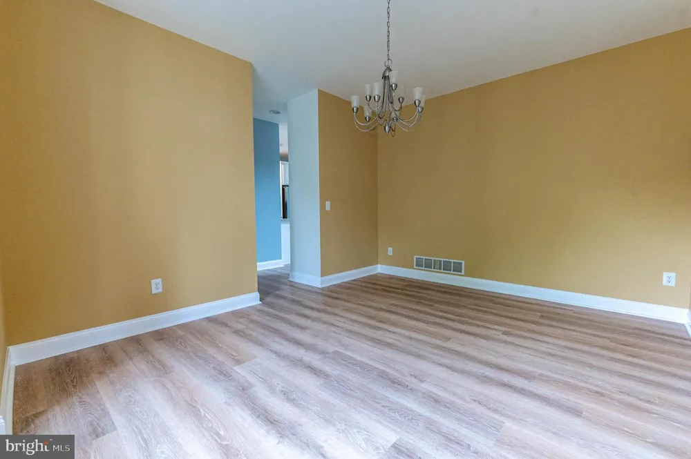 780 RAMBLEWOOD DRIVE Easton, PA 18040