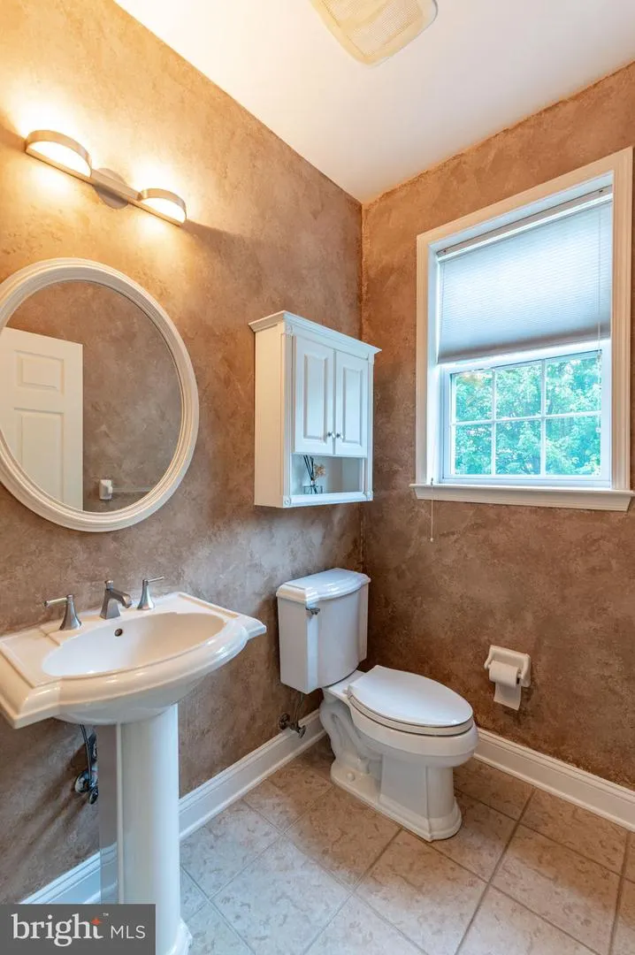 780 RAMBLEWOOD DRIVE Easton, PA 18040