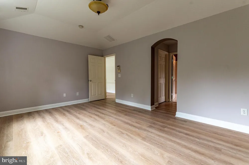 780 RAMBLEWOOD DRIVE Easton, PA 18040