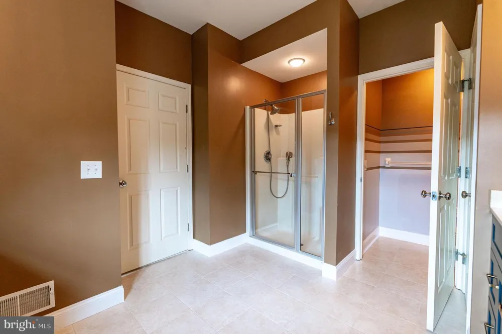 780 RAMBLEWOOD DRIVE Easton, PA 18040