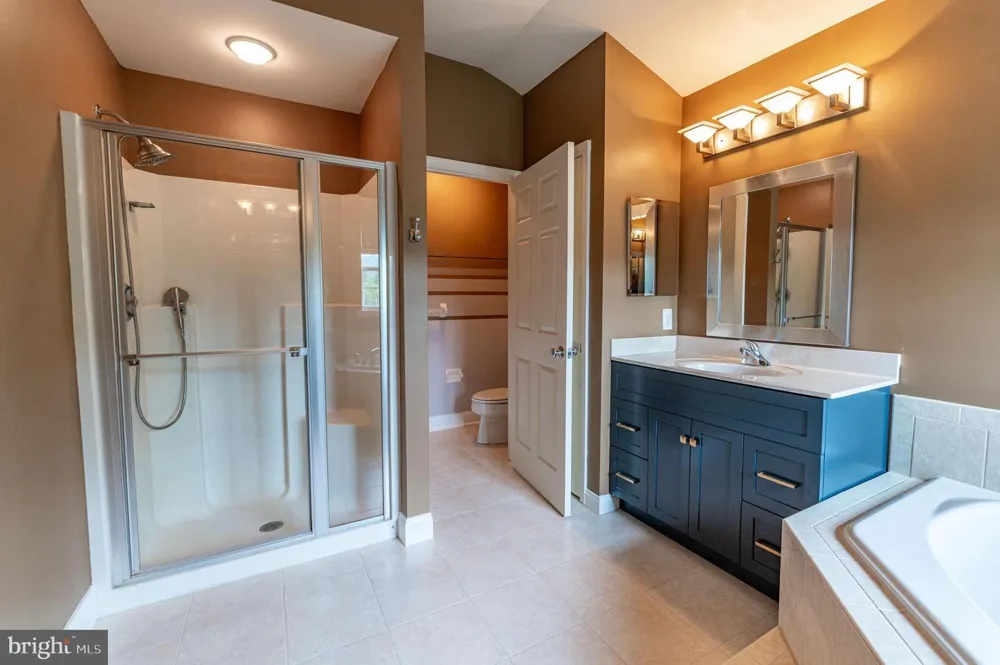 780 RAMBLEWOOD DRIVE Easton, PA 18040