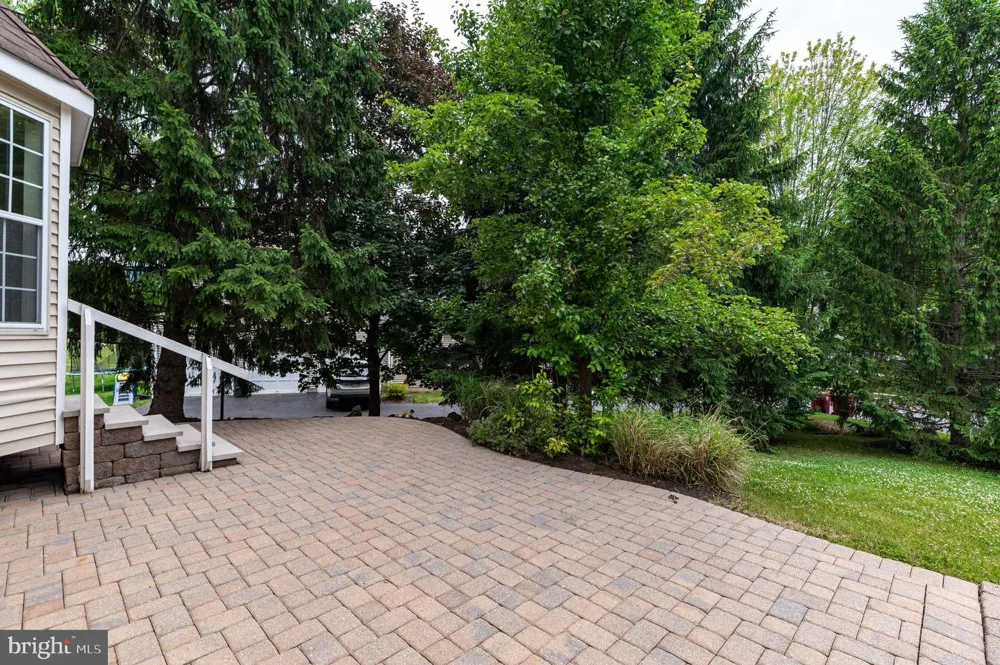 780 RAMBLEWOOD DRIVE Easton, PA 18040
