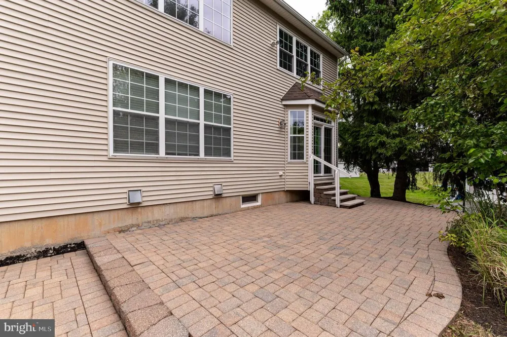 780 RAMBLEWOOD DRIVE Easton, PA 18040