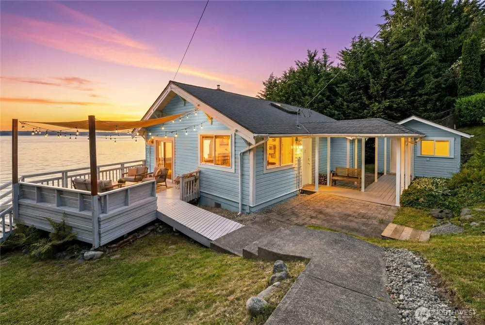 10932 Vashon Hwy SW Vashon, WA 98070