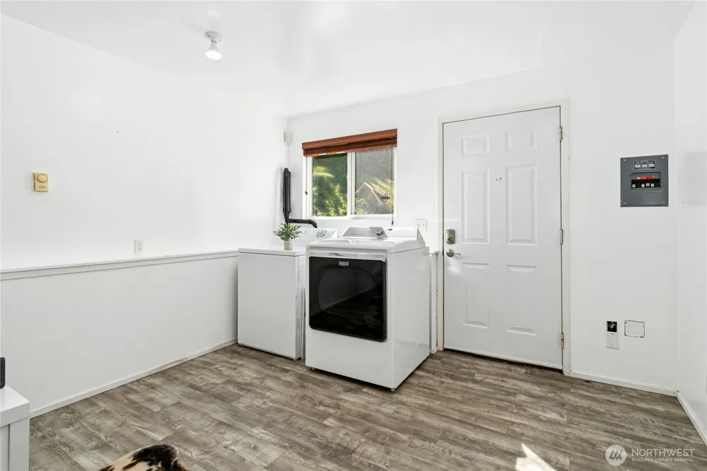 10932 Vashon Hwy SW Vashon, WA 98070