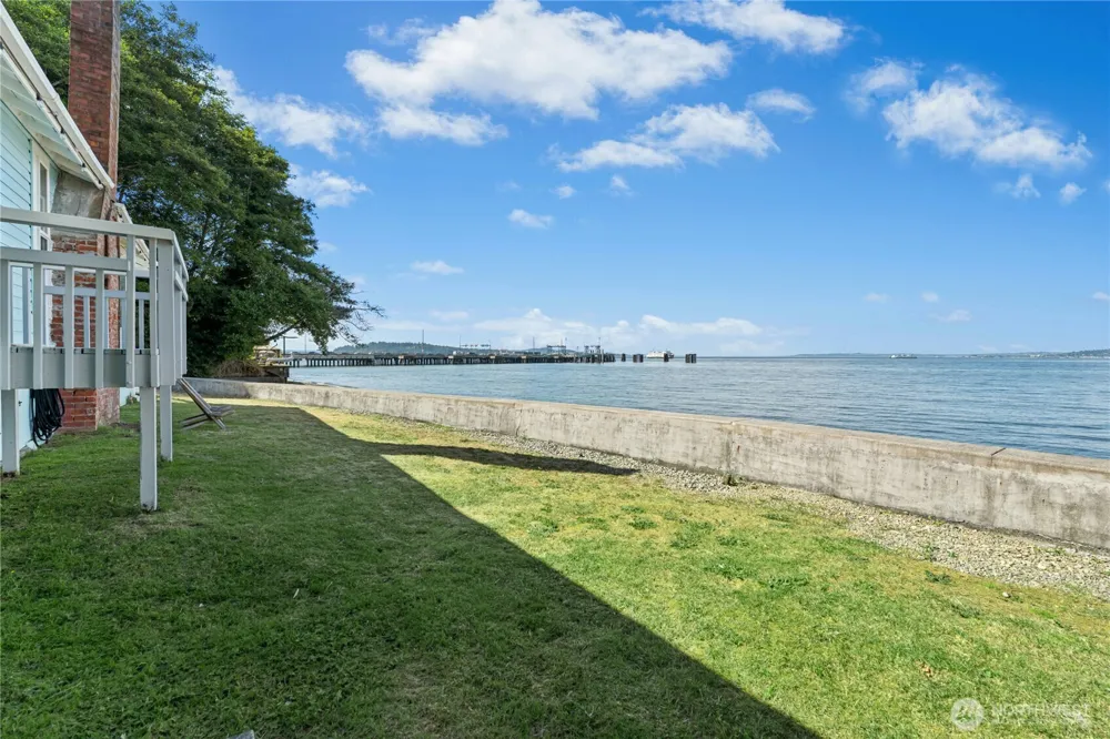 10932 Vashon Hwy SW Vashon, WA 98070