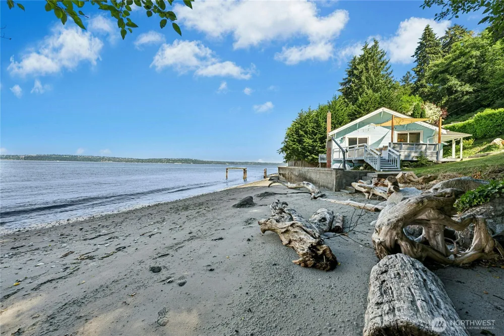 10932 Vashon Hwy SW Vashon, WA 98070