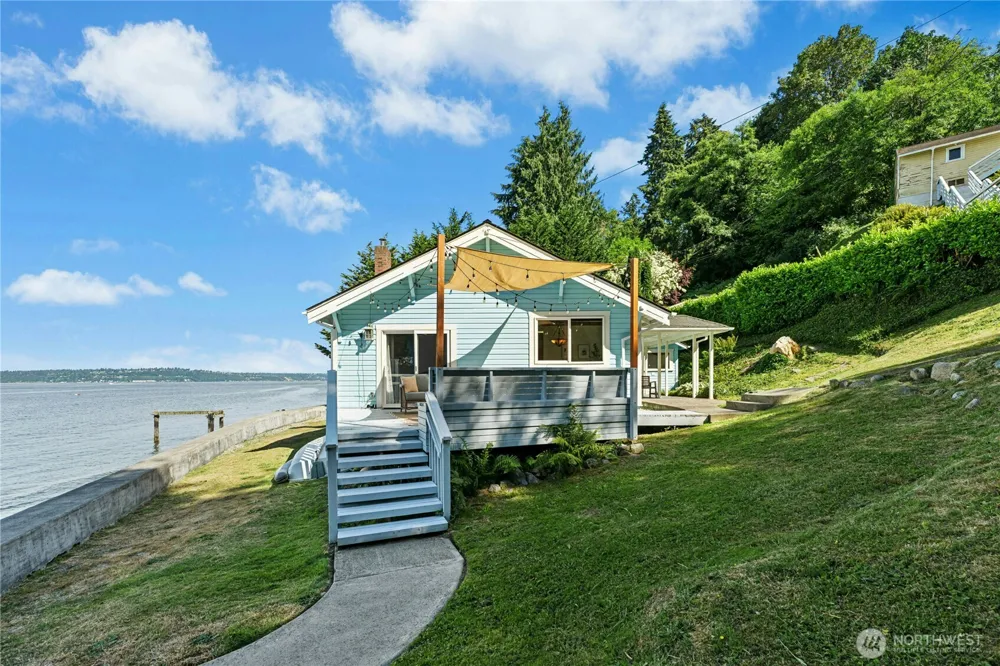 10932 Vashon Hwy SW Vashon, WA 98070