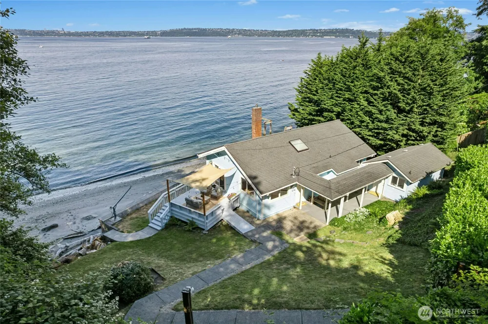 10932 Vashon Hwy SW Vashon, WA 98070