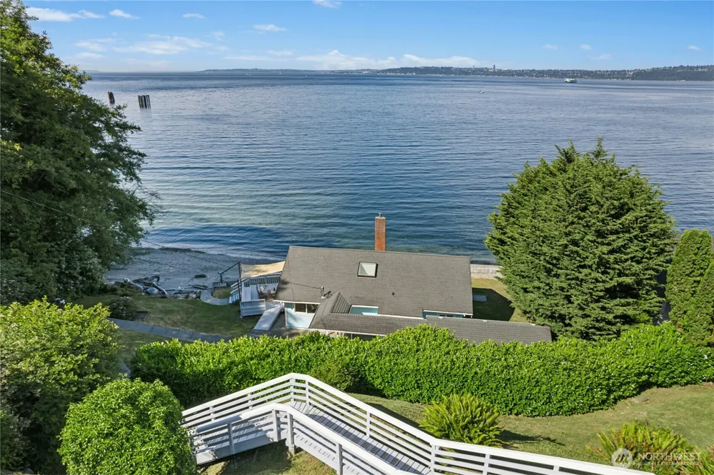 10932 Vashon Hwy SW Vashon, WA 98070