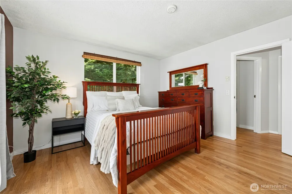 10932 Vashon Hwy SW Vashon, WA 98070