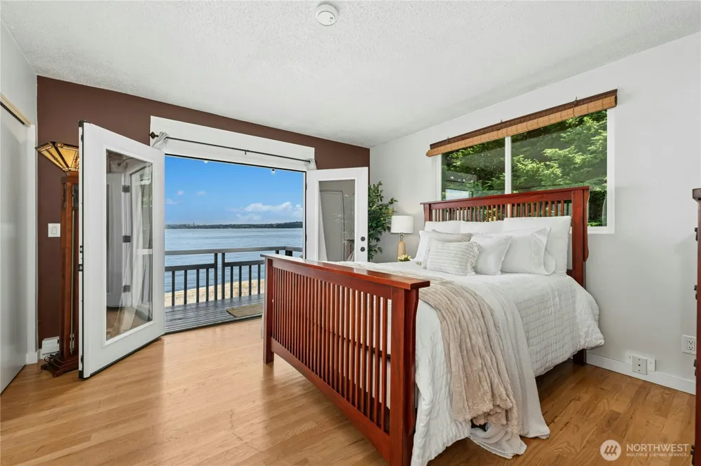 10932 Vashon Hwy SW Vashon, WA 98070