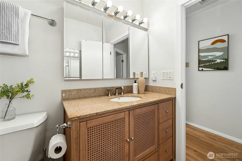 10932 Vashon Hwy SW Vashon, WA 98070