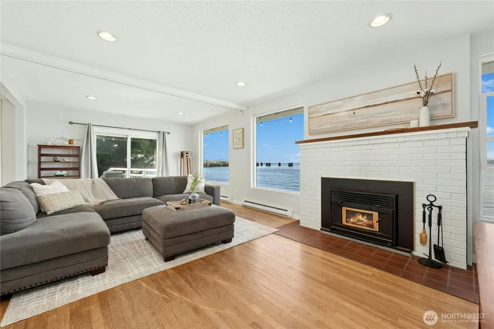 10932 Vashon Hwy SW Vashon, WA 98070