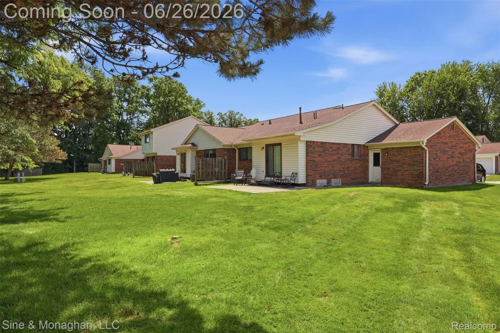 28047 Maple Forest Boulevard E #51 Harrison Charter Township, MI 48045