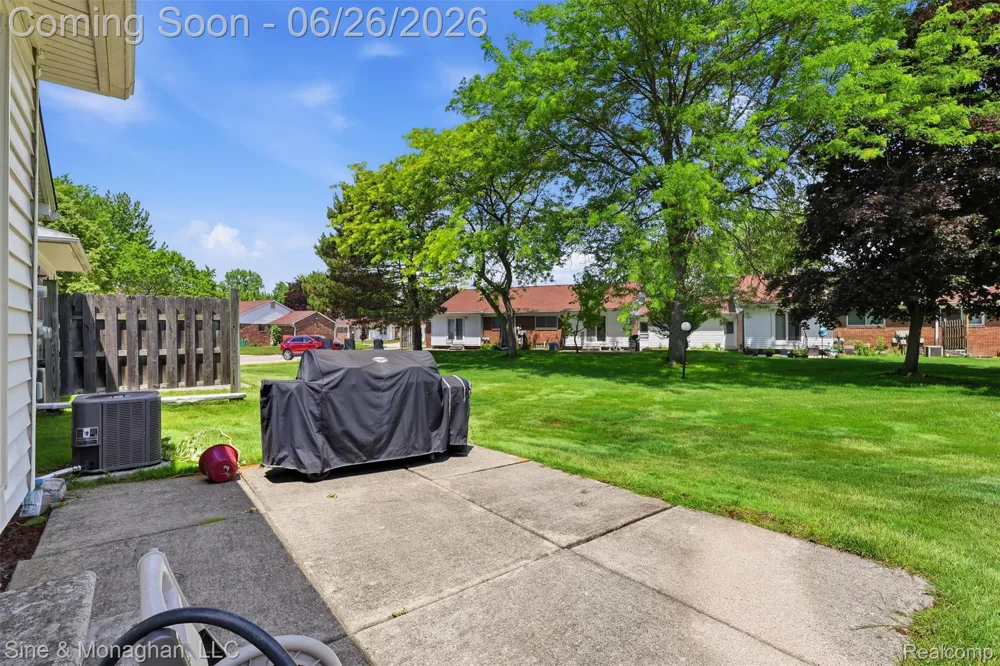 28047 Maple Forest Boulevard E #51 Harrison Charter Township, MI 48045