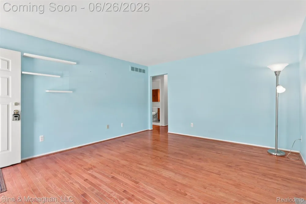28047 Maple Forest Boulevard E #51 Harrison Charter Township, MI 48045