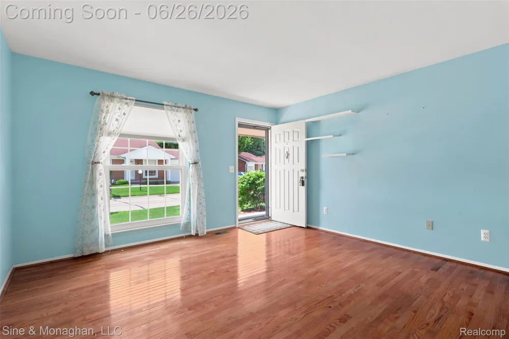 28047 Maple Forest Boulevard E #51 Harrison Charter Township, MI 48045