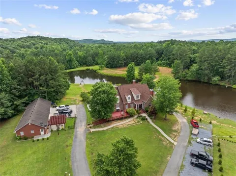 922 River Bend Road SW