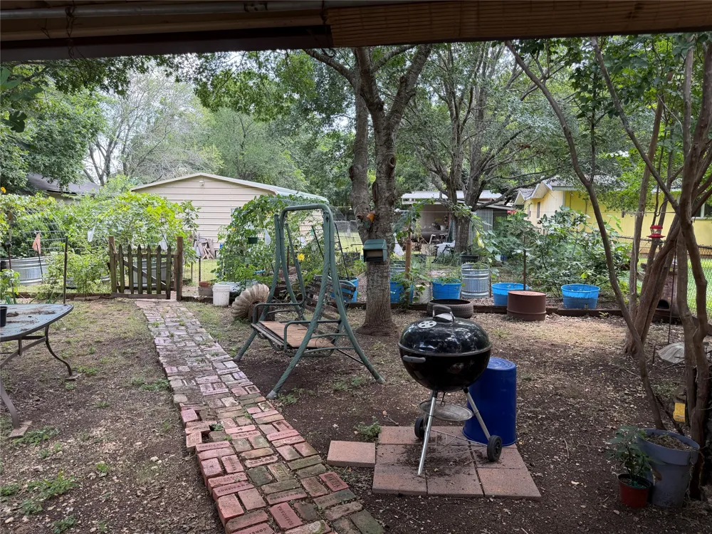 809 S Van Buren McGregor, TX 76657