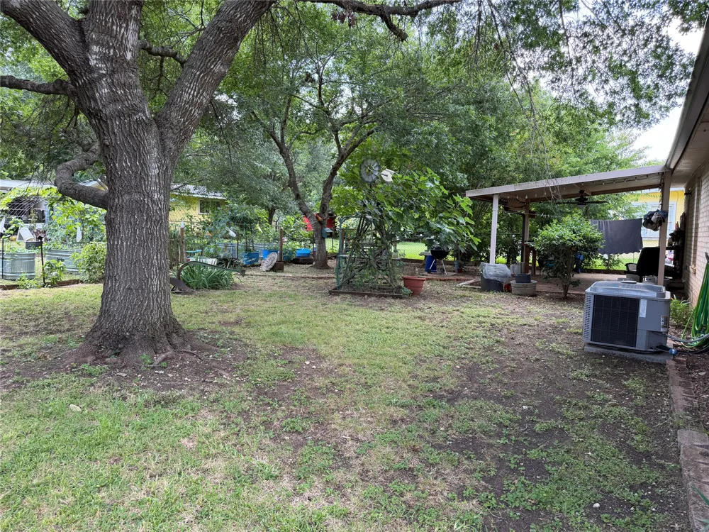 809 S Van Buren McGregor, TX 76657