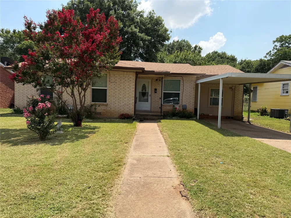 809 S Van Buren McGregor, TX 76657