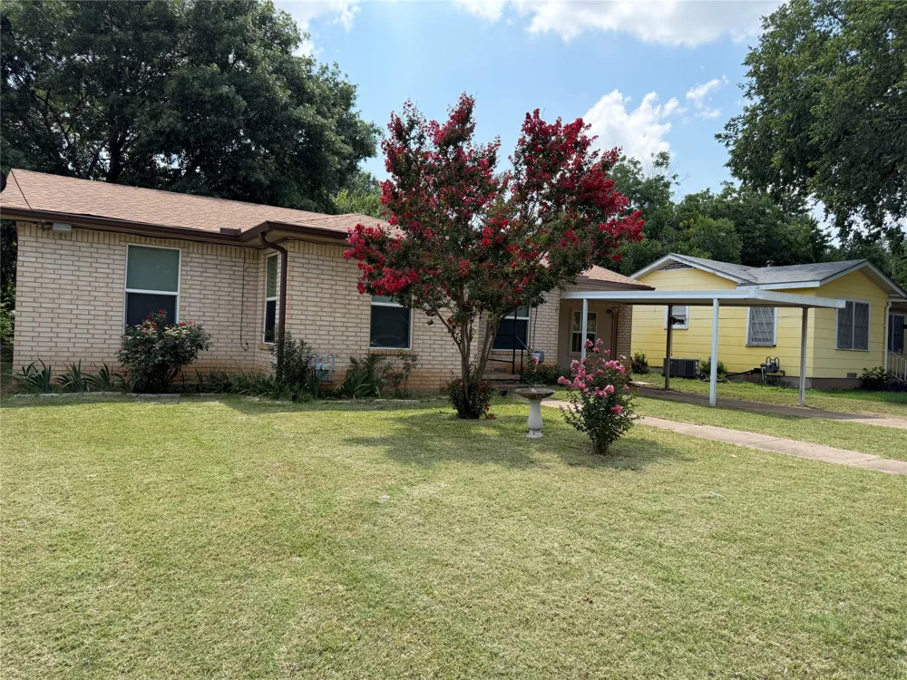 809 S Van Buren McGregor, TX 76657